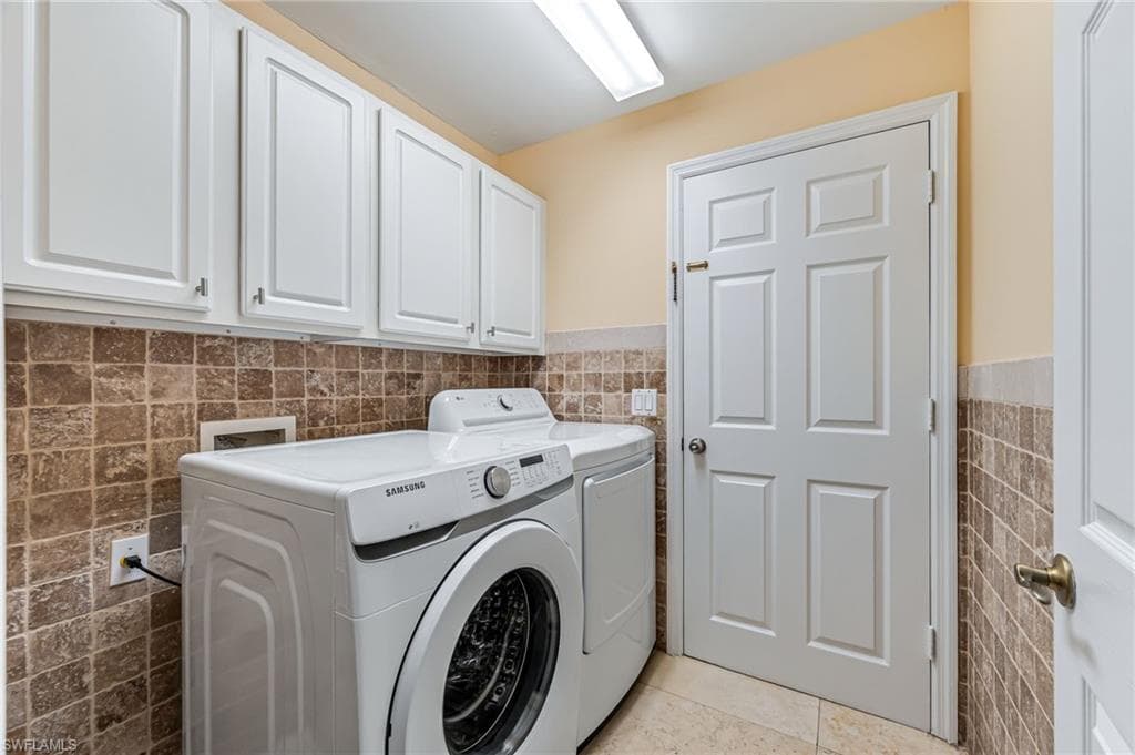 15028 Savannah DR, NAPLES FL 34119-27