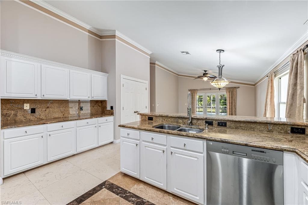 15028 Savannah DR, NAPLES FL 34119-9