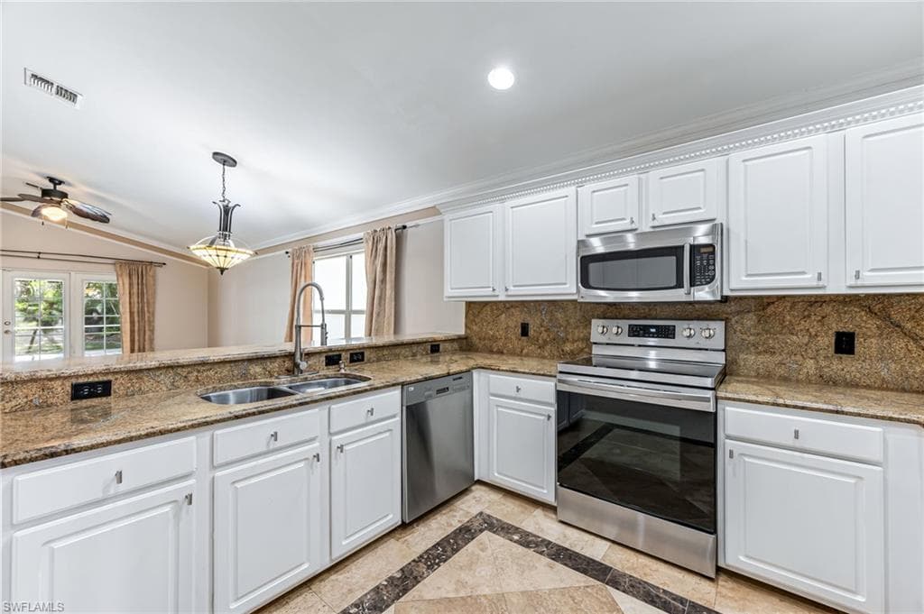 15028 Savannah DR, NAPLES FL 34119-7