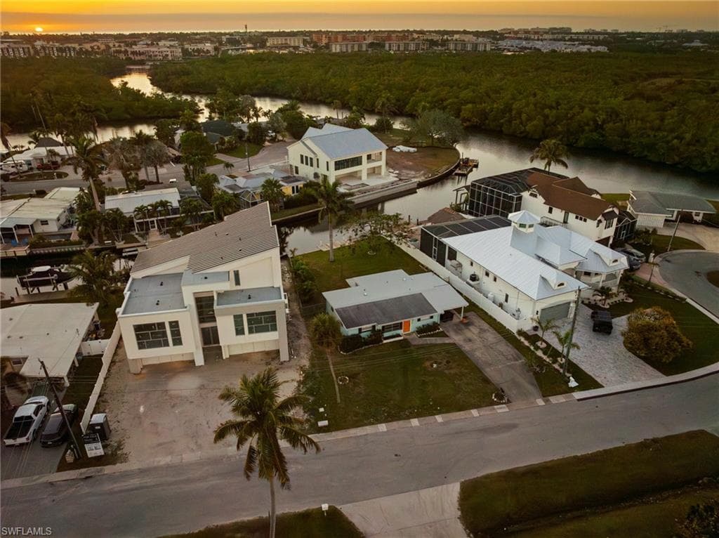1796 Holiday LN, NAPLES FL 34104-2