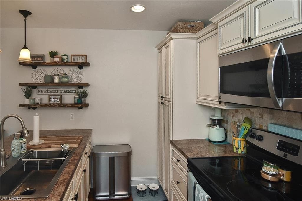 13134 Feather Sound DR # 409, FORT MYERS FL 33919-10