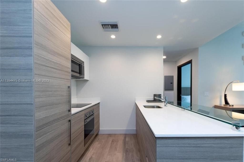 777 N OCEAN DR # S302, HOLLYWOOD FL 33019-8