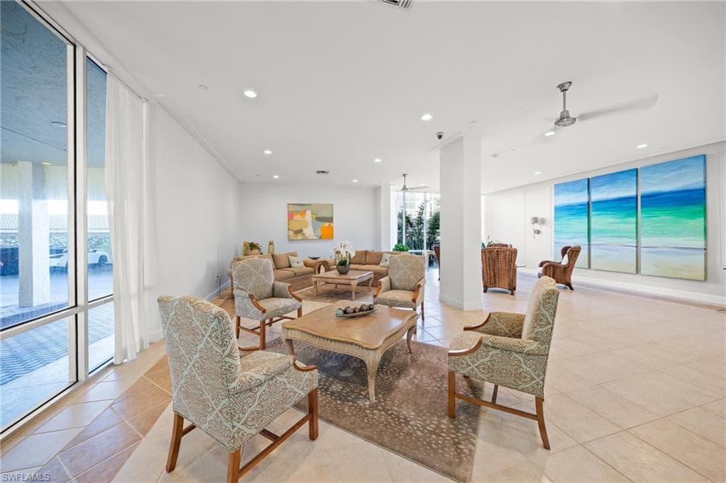 1212 BENJAMIN FRANKLIN DR # 102, SARASOTA FL 34236-33