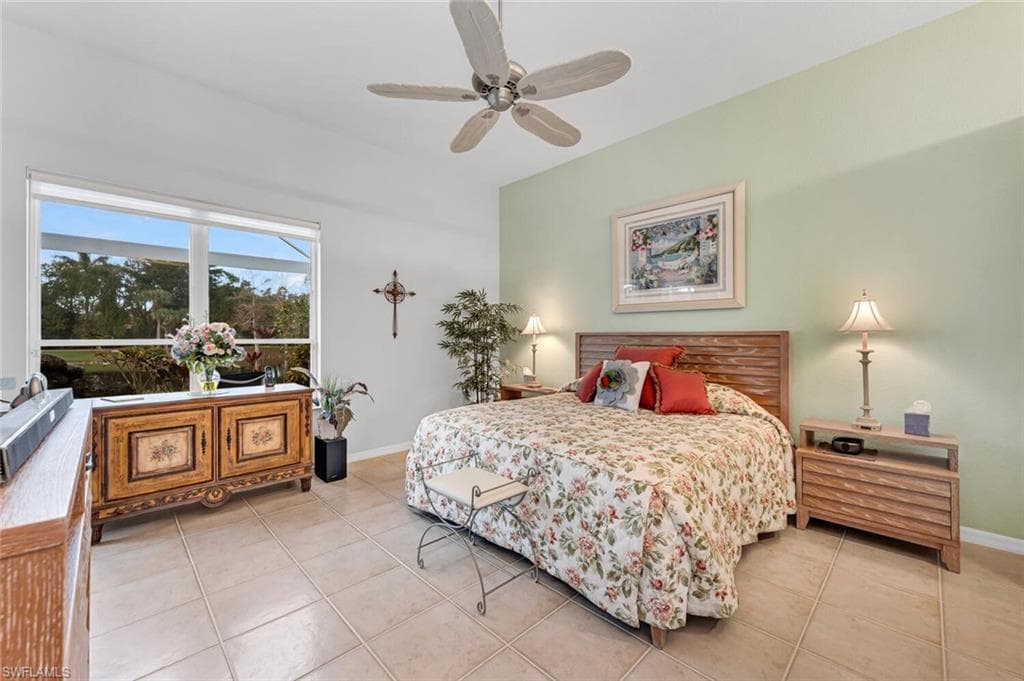 5735 Persimmon WAY, NAPLES FL 34110-9