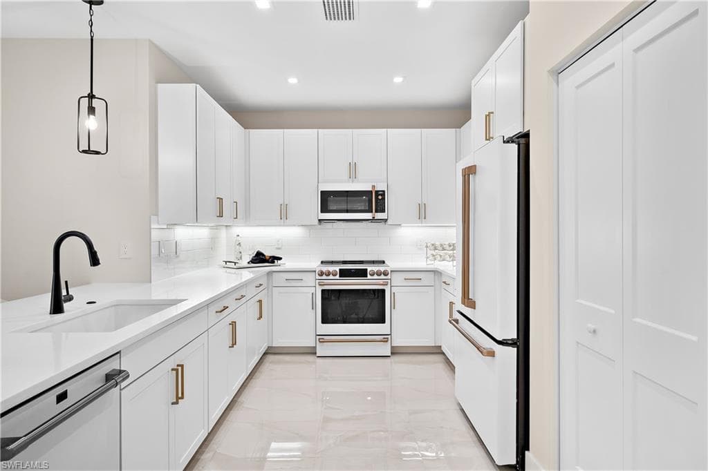 10951 Salt Bay WAY, FORT MYERS FL 33913-8