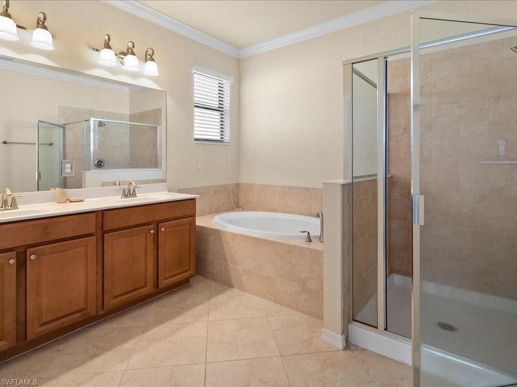 3827 Treasure Cove CIR, NAPLES FL 34114-15