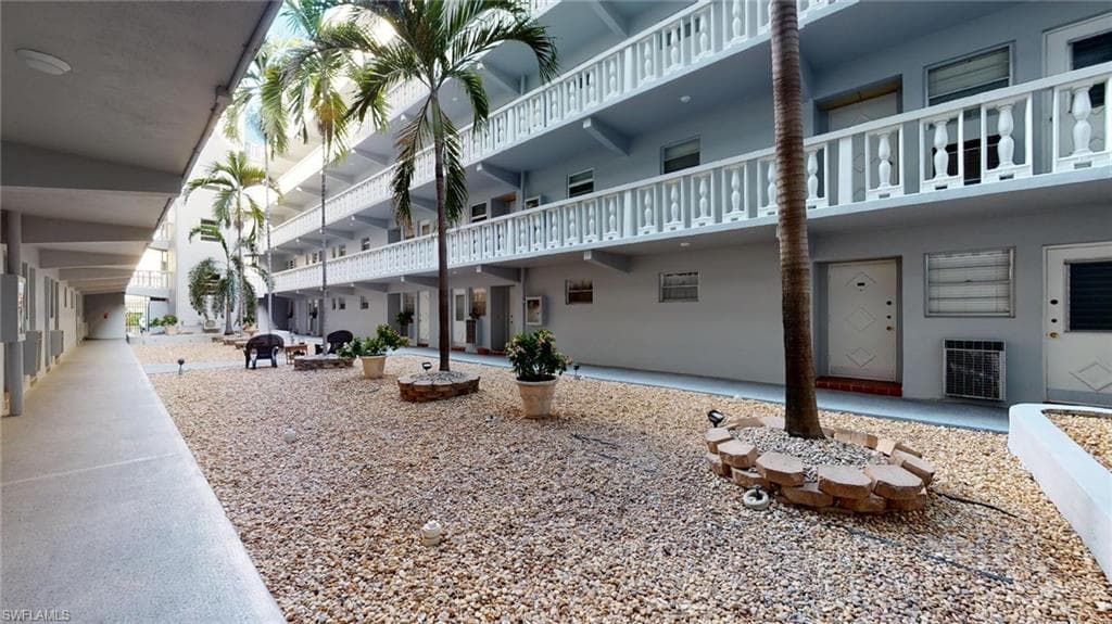 329 3RD ST SE # 402P, HALLANDALE BEACH FL 33009-21