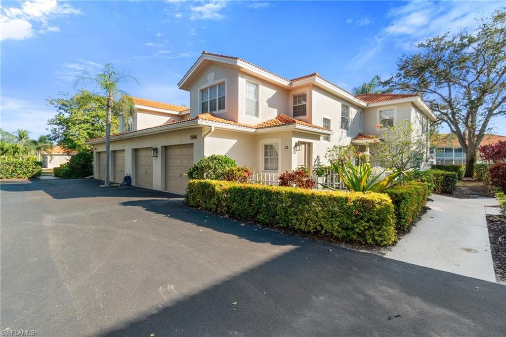 7696 Oleander Gate DR # K102, NAPLES FL 34109-1