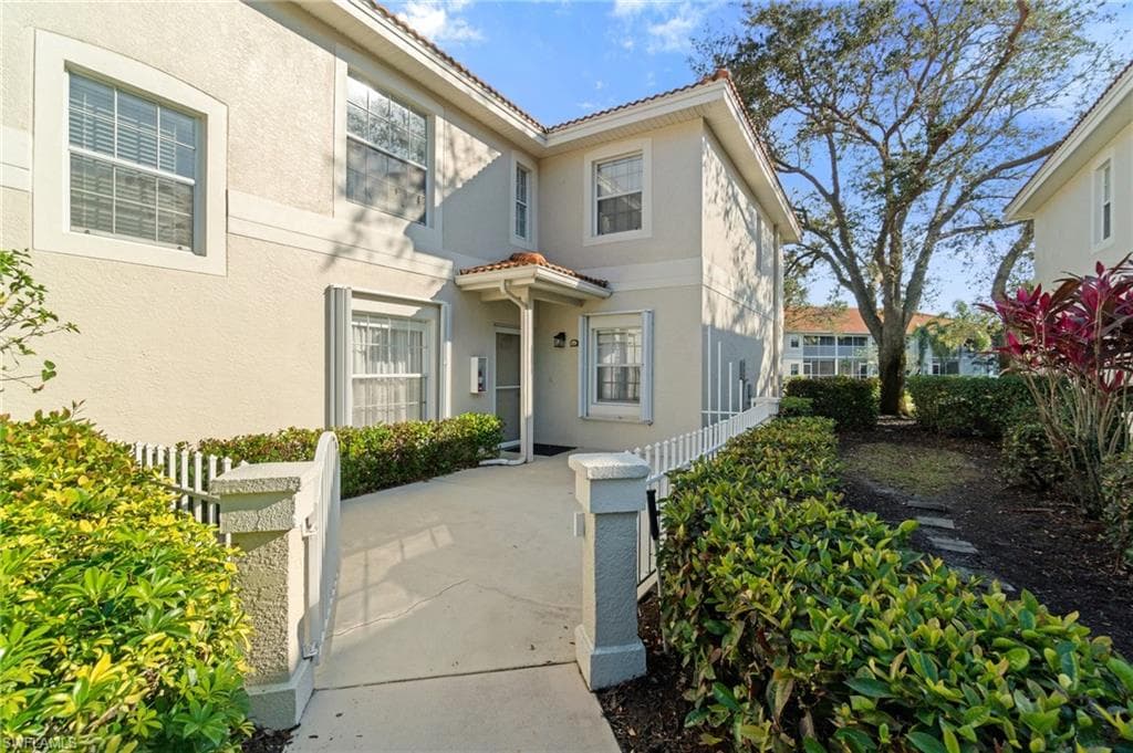 7696 Oleander Gate DR # K102, NAPLES FL 34109-6