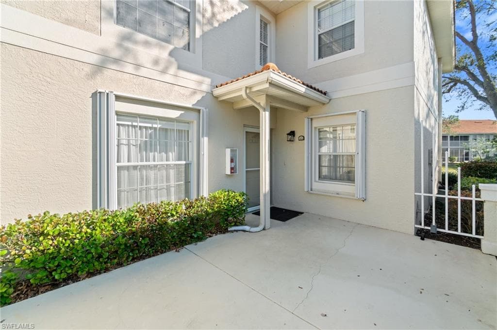 7696 Oleander Gate DR # K102, NAPLES FL 34109-8