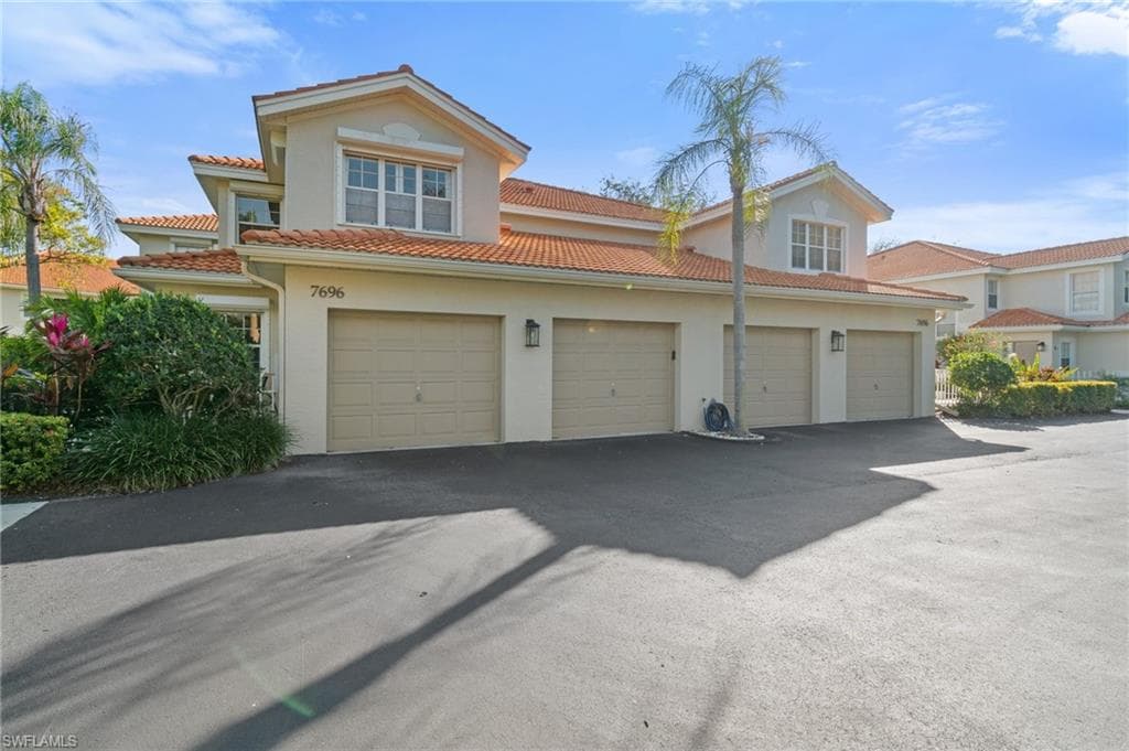 7696 Oleander Gate DR # K102, NAPLES FL 34109-3
