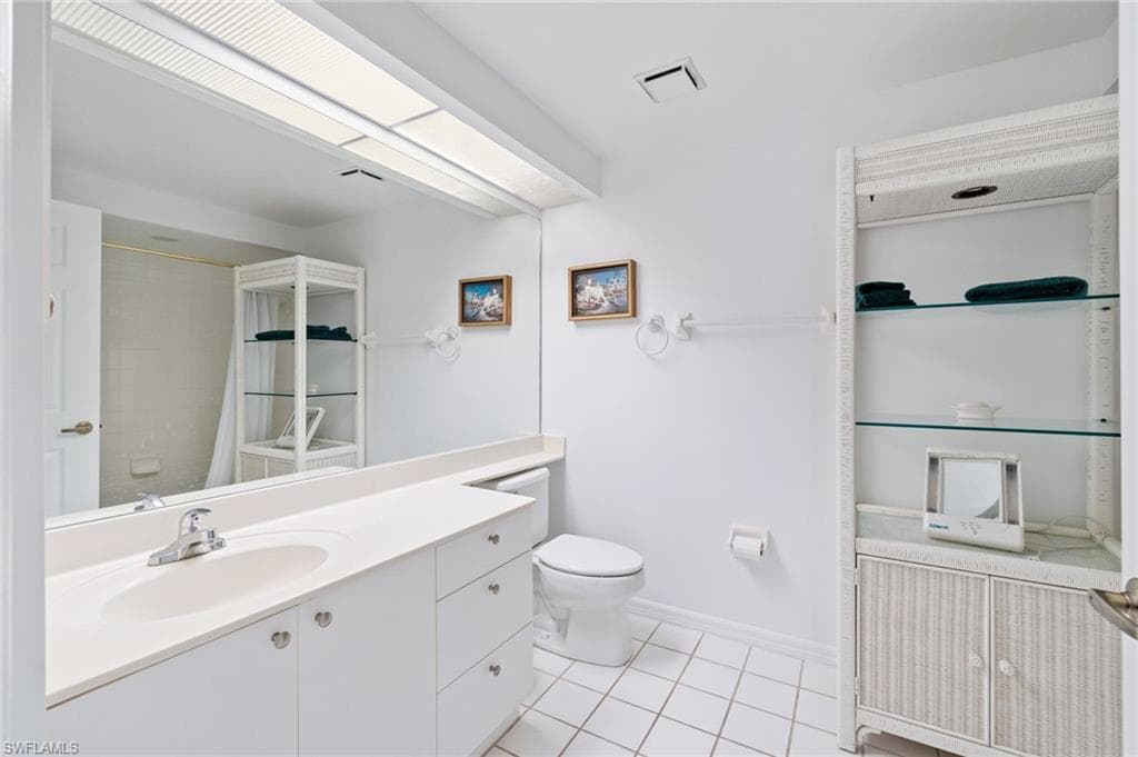 7696 Oleander Gate DR # K102, NAPLES FL 34109-24