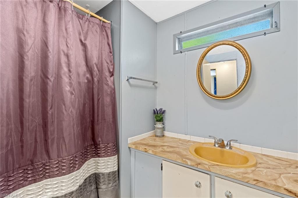 8405 Nault RD, NORTH FORT MYERS FL 33917-25