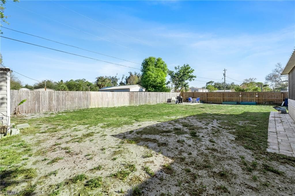 8405 Nault RD, NORTH FORT MYERS FL 33917-35