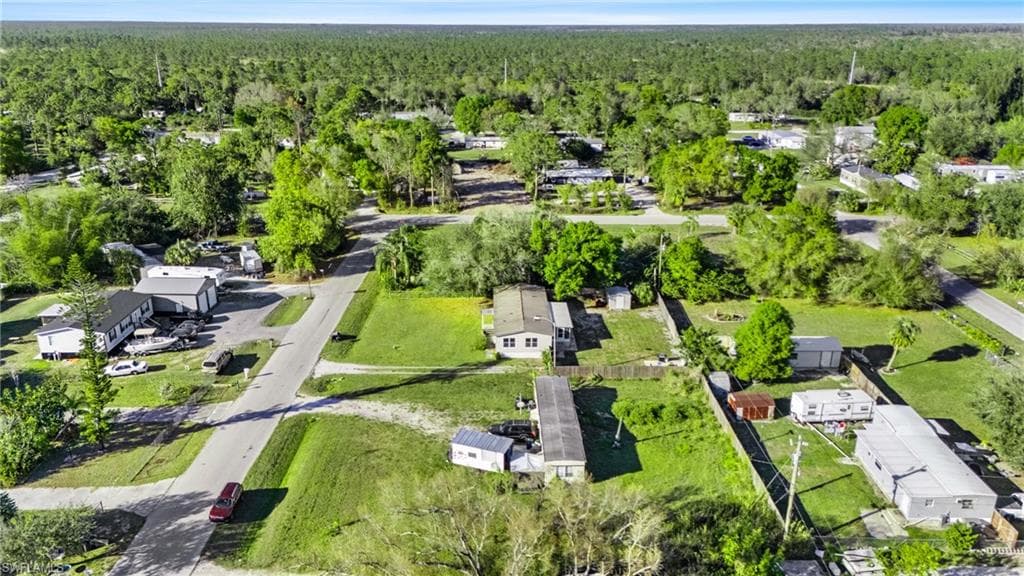 8405 Nault RD, NORTH FORT MYERS FL 33917-37