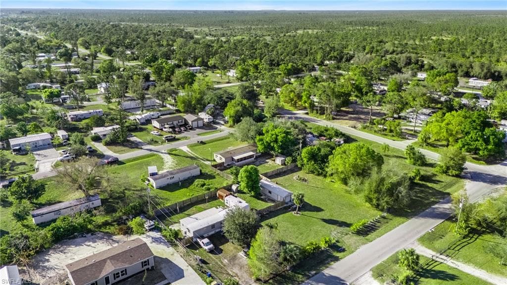 8405 Nault RD, NORTH FORT MYERS FL 33917-39