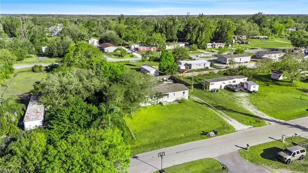 8405 Nault RD, NORTH FORT MYERS FL 33917-34