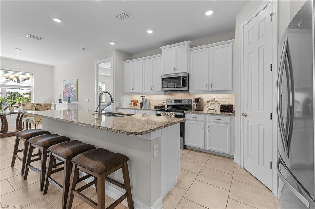 288 Spring Hill Lake LOOP, CAPE CORAL FL 33993-11