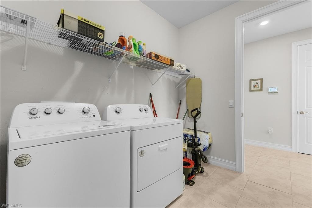 288 Spring Hill Lake LOOP, CAPE CORAL FL 33993-10