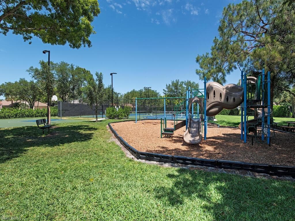 6431 Birchwood CT, NAPLES FL 34109-21