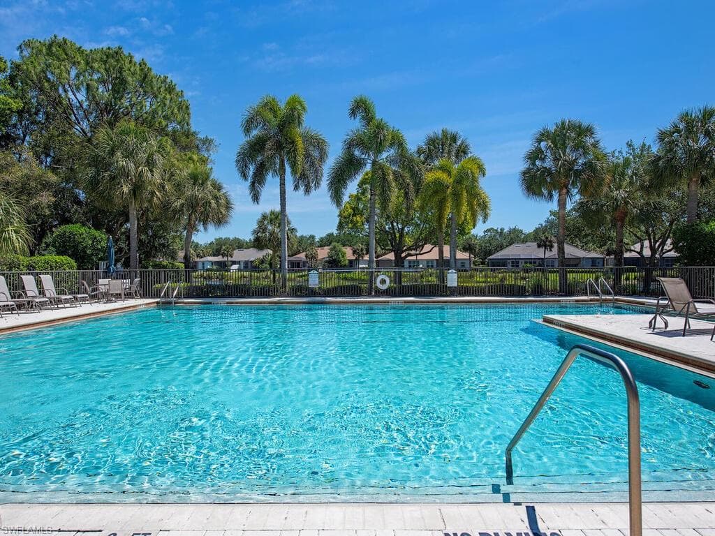 6431 Birchwood CT, NAPLES FL 34109-19