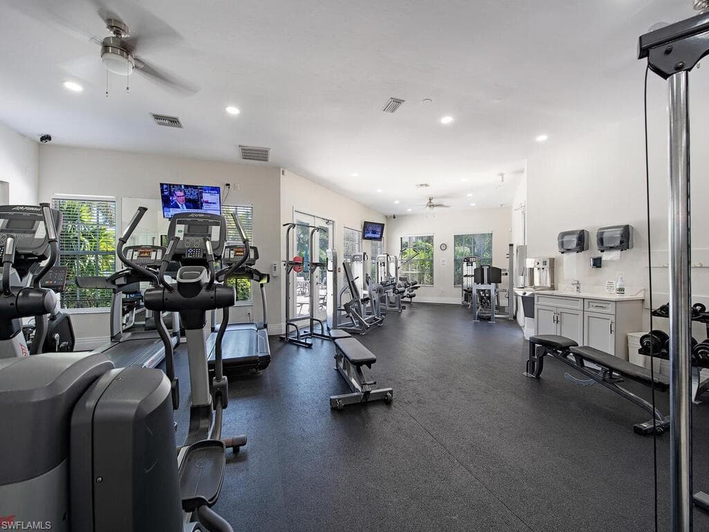 6431 Birchwood CT, NAPLES FL 34109-20