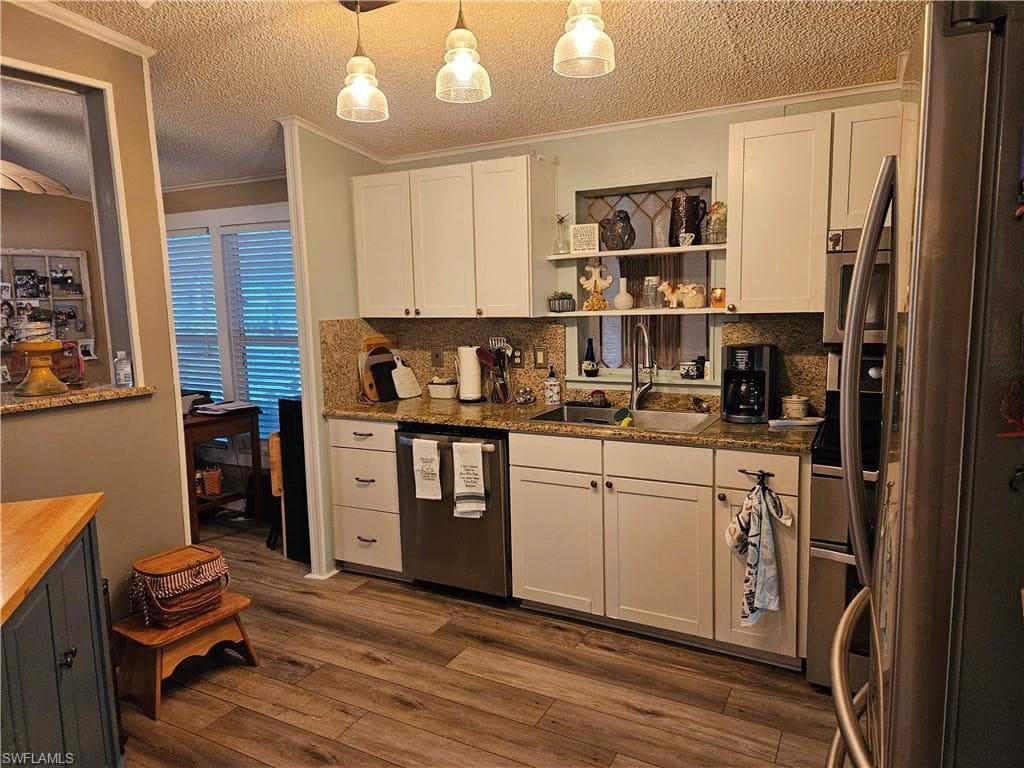 14 Peridot AVE, NAPLES FL 34114-9