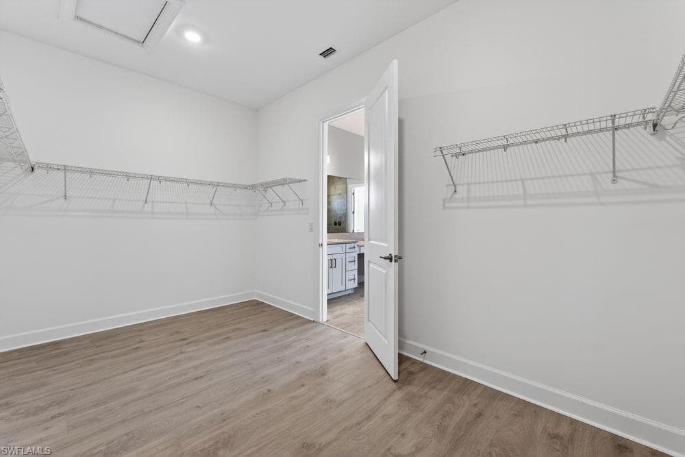 26891 Victoria PL-17