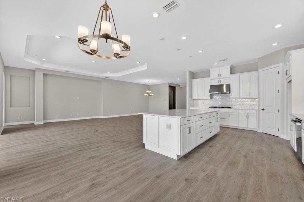 26891 Victoria PL-7