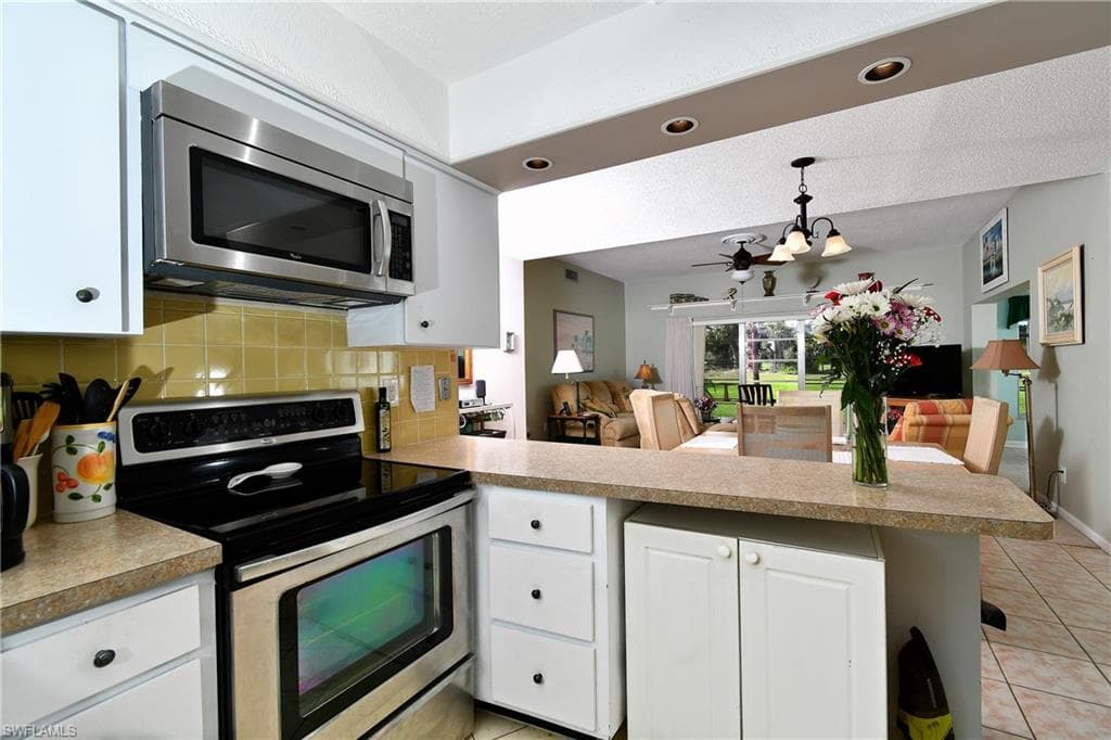 8 Park Lane CIR, LEHIGH ACRES FL 33936-4