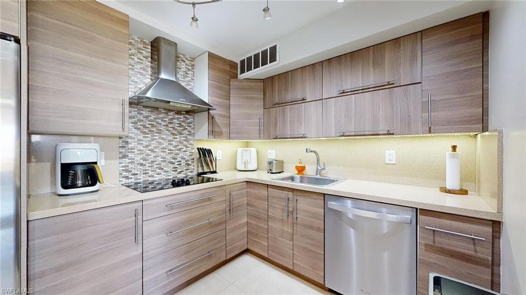 600 Three Islands BLVD # 803, HALLANDALE BEACH FL 33009-4