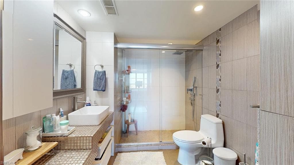 600 Three Islands BLVD # 803, HALLANDALE BEACH FL 33009-32