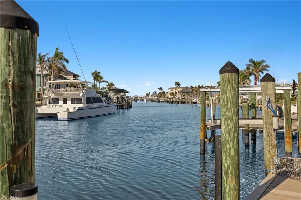 18468 Cutlass DR, FORT MYERS BEACH FL 33931-37