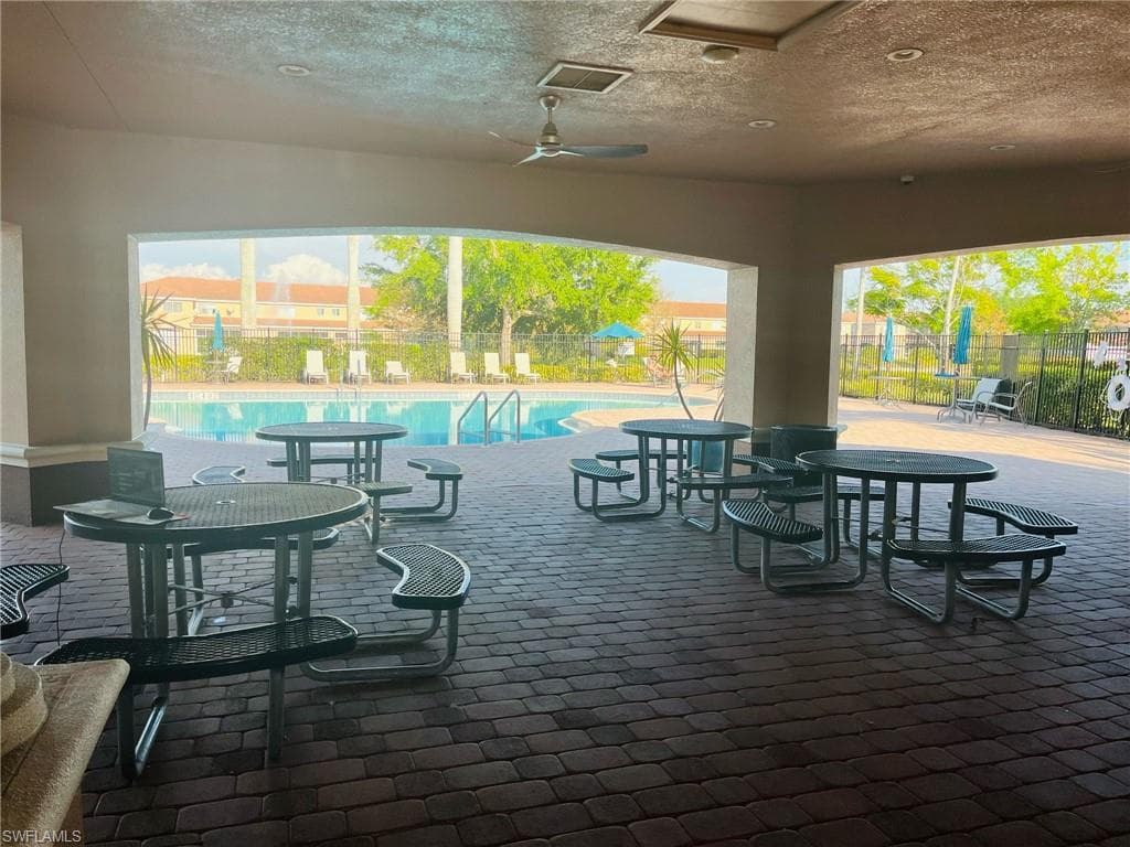 9620 Roundstone CIR, FORT MYERS FL 33967-24