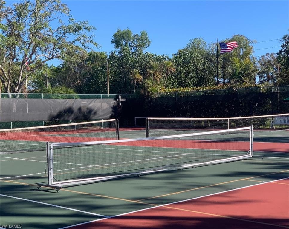 306 Emerald Bay CIR # J5, NAPLES FL 34110-30