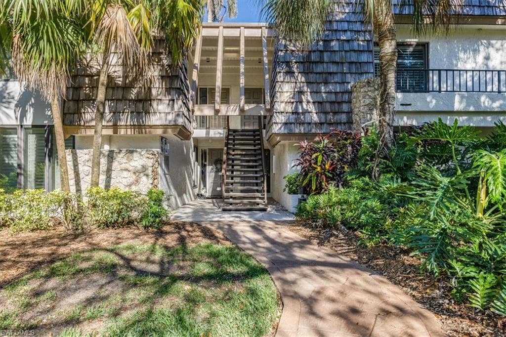105 Clubhouse DR # D155, NAPLES FL 34105-2