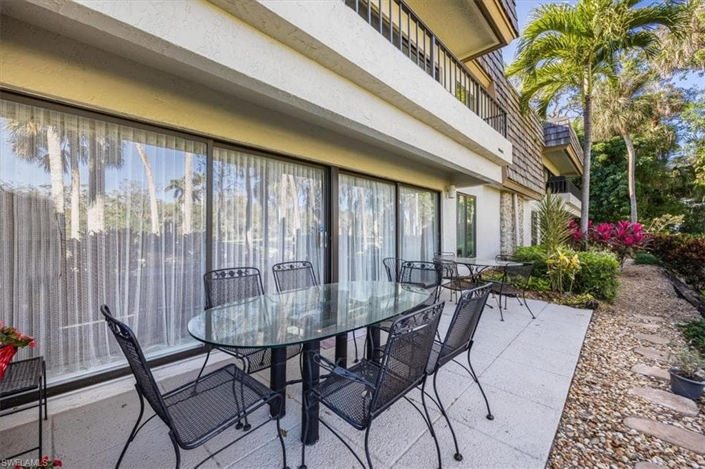 105 Clubhouse DR # D155, NAPLES FL 34105-10