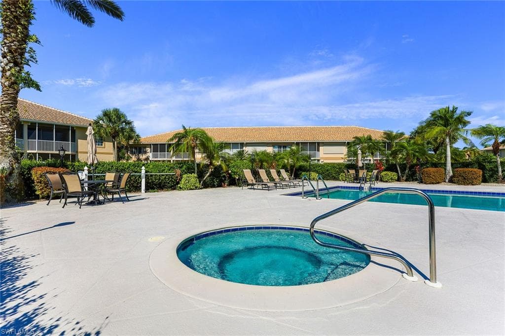 9022 Michael CIR # 4, NAPLES FL 34113-27
