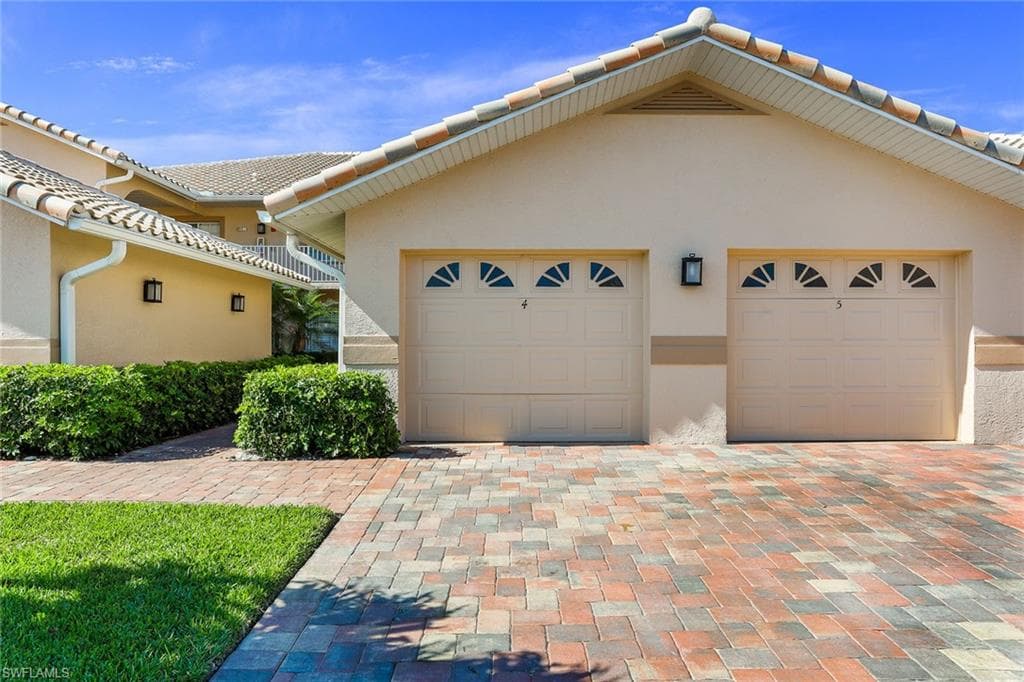 9022 Michael CIR # 4, NAPLES FL 34113-19