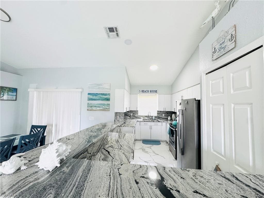 1221 Granada BLVD, NAPLES FL 34103-5