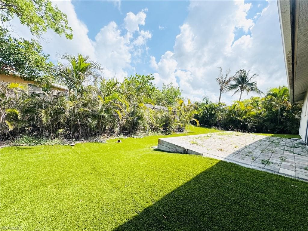 1221 Granada BLVD, NAPLES FL 34103-11