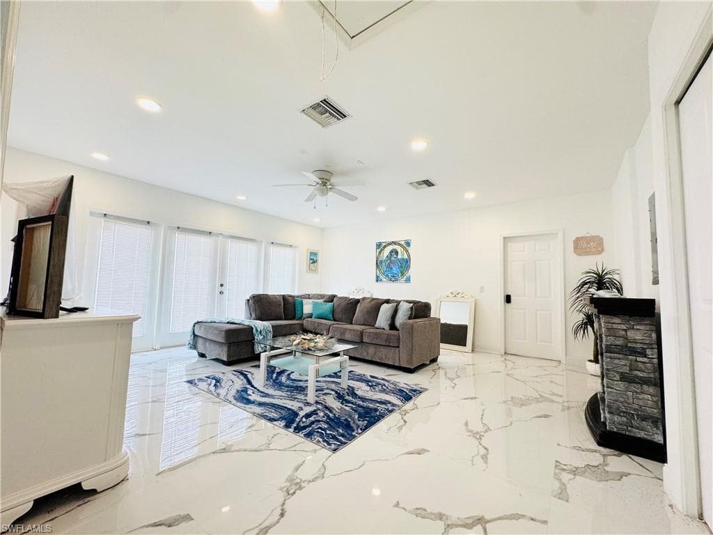 1221 Granada BLVD, NAPLES FL 34103-3