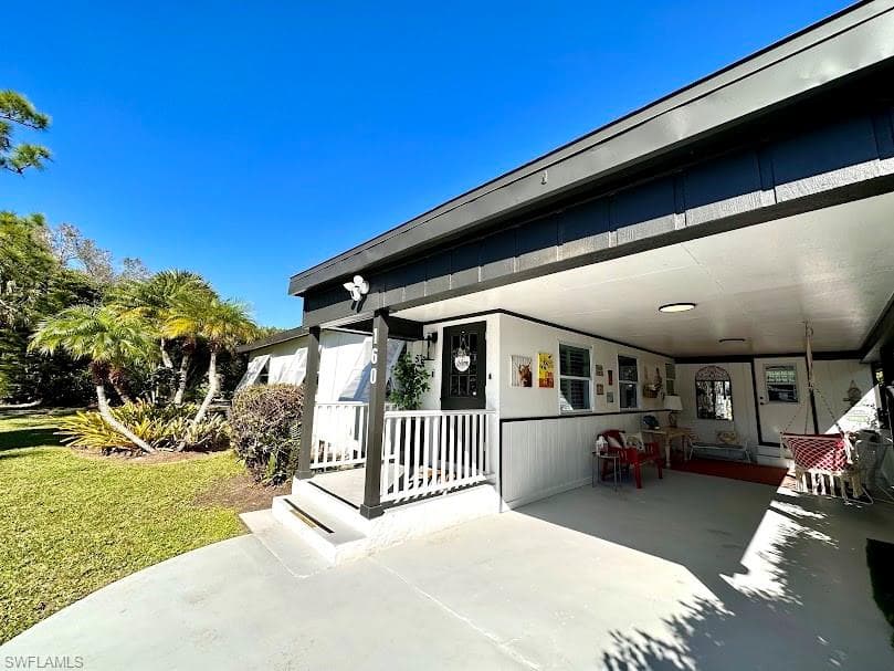160 4th ST, NAPLES FL 34113-1