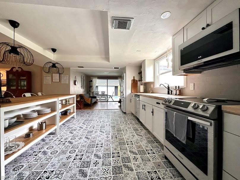 160 4th ST, NAPLES FL 34113-7