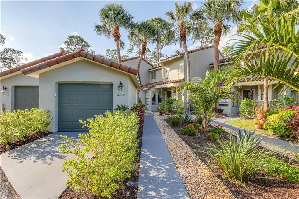 2708 Santa Cruz BLVD, NAPLES FL 34112-13