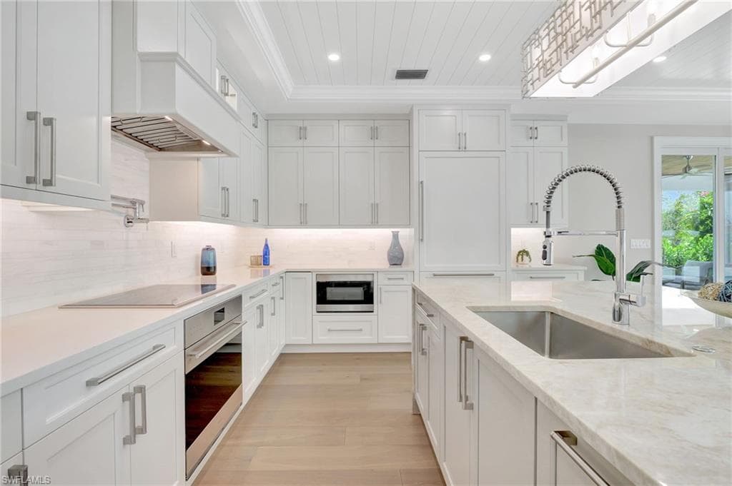 1308 Ridge ST, NAPLES FL 34103-16