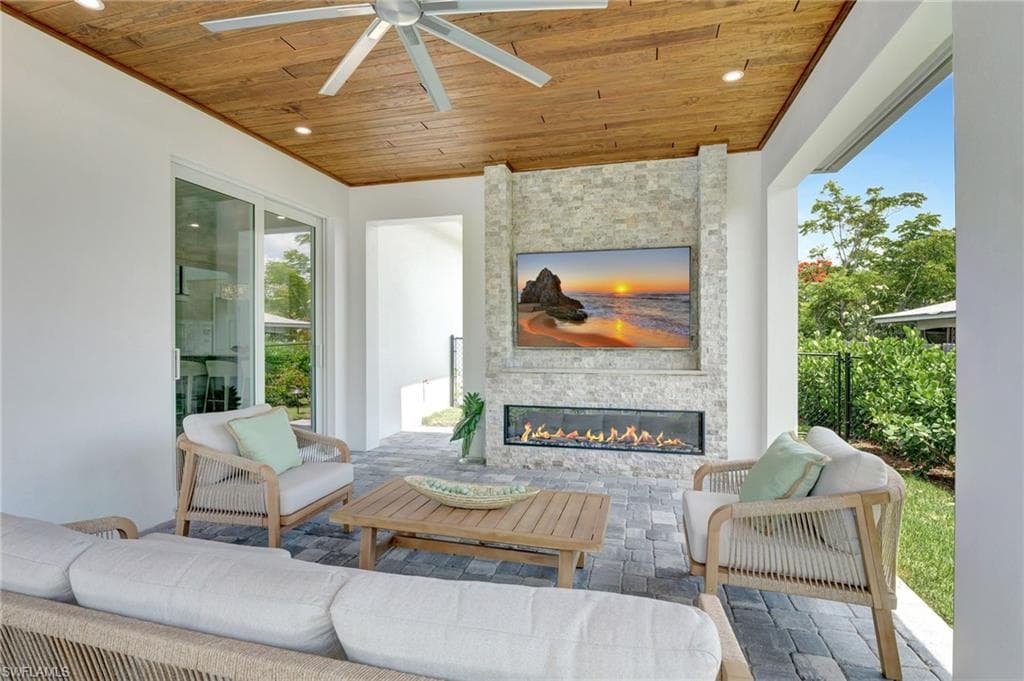 1308 Ridge ST, NAPLES FL 34103-21