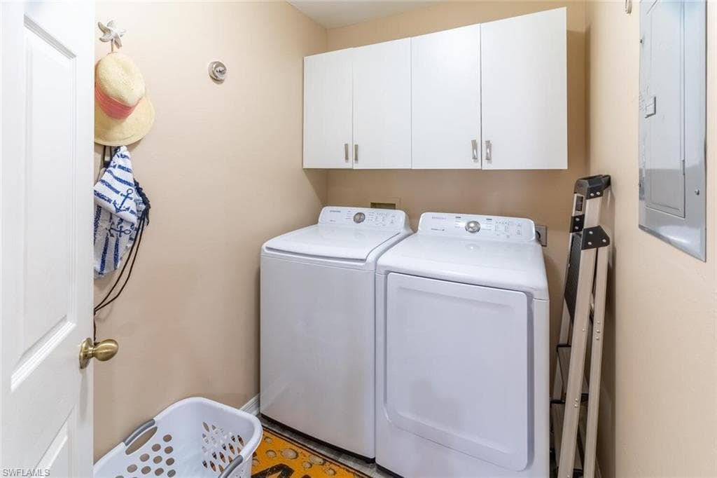 760 Wiggins Lake DR # 205, NAPLES FL 34110-22