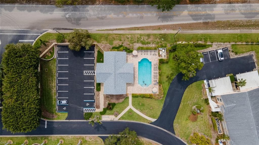 760 Wiggins Lake DR # 205, NAPLES FL 34110-28