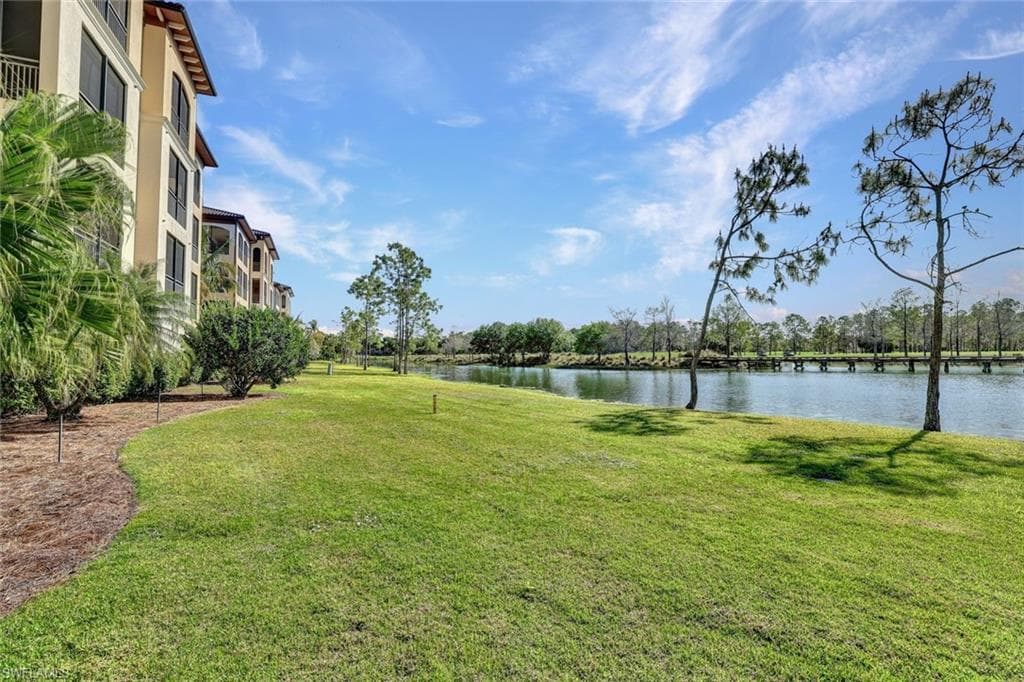 2772 Tiburon BLVD E # 102, NAPLES FL 34109-15